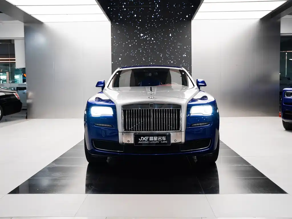Rolls-Royce Ghost 2017 — фото 1