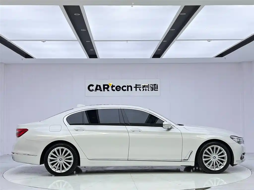 BMW 7 Series 2018 — фото 6
