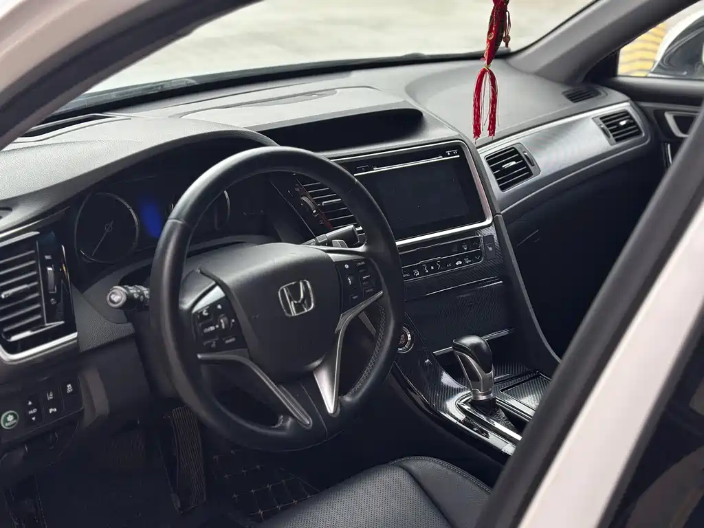 Honda Spirior 2016 — фото 6