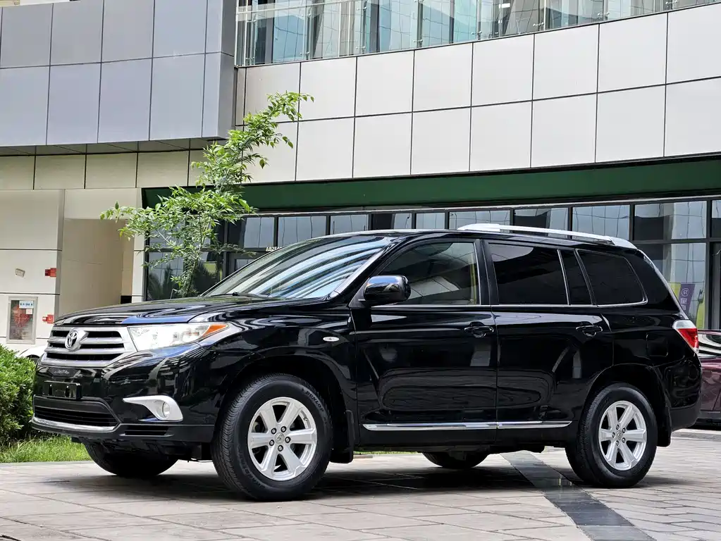 Toyota Highlander 2012 — фото 1