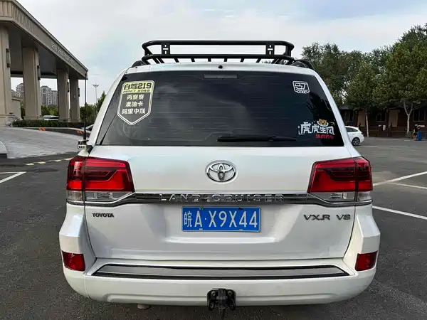 Toyota Land Cruiser 2010