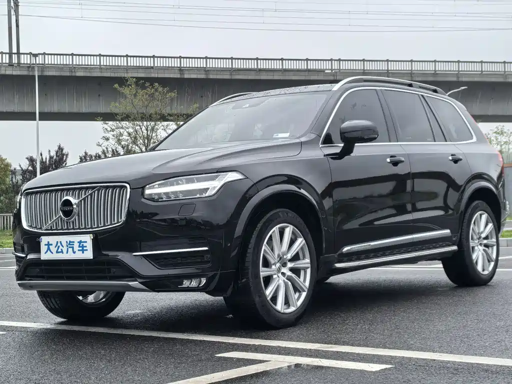 Volvo XC90 2017 — фото 1