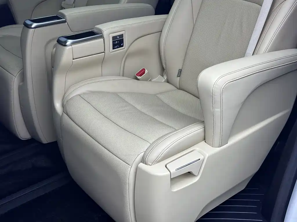 Toyota Alphard 2018 — фото 10