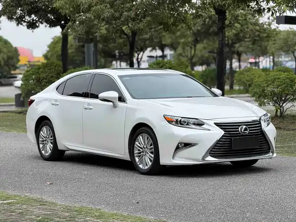 Lexus ES 2017