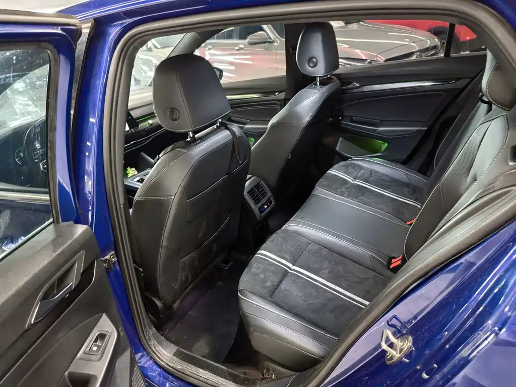 Volkswagen Golf 2021