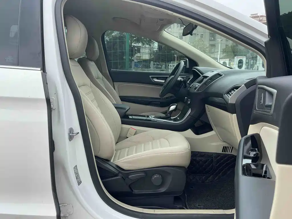 Ford Edge 2019 — фото 16