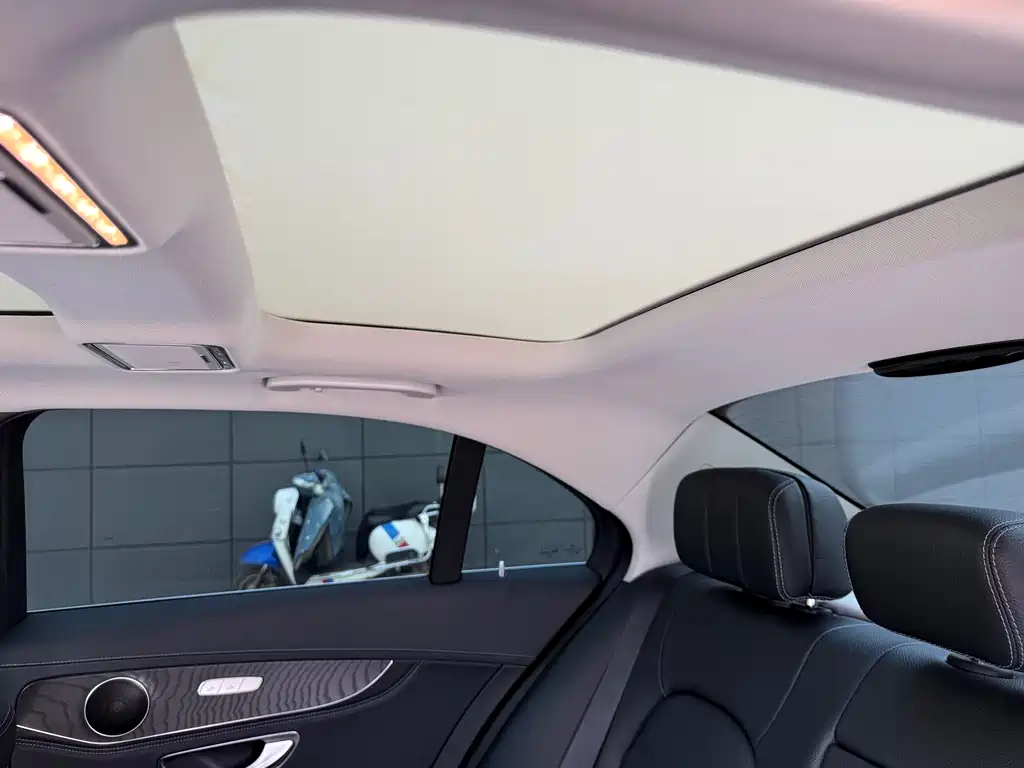 Mercedes-Benz C-Class 2017 — фото 35