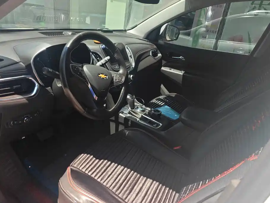 Chevrolet Equinox 2018 — фото 12