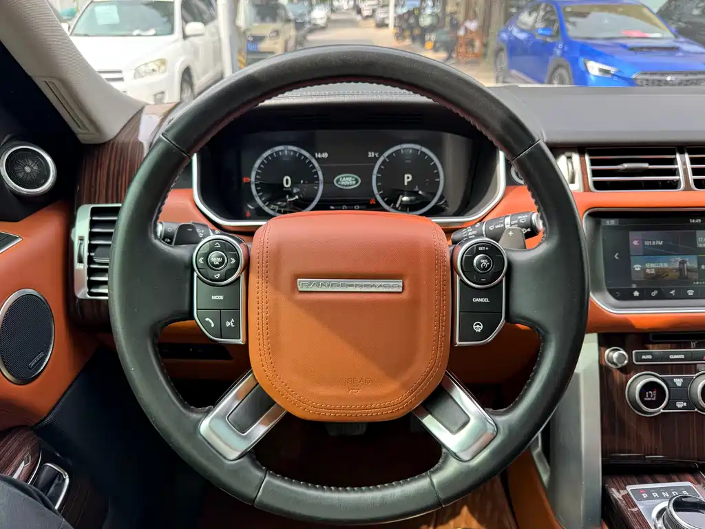 Land Rover Range Rover 2018 — фото 34