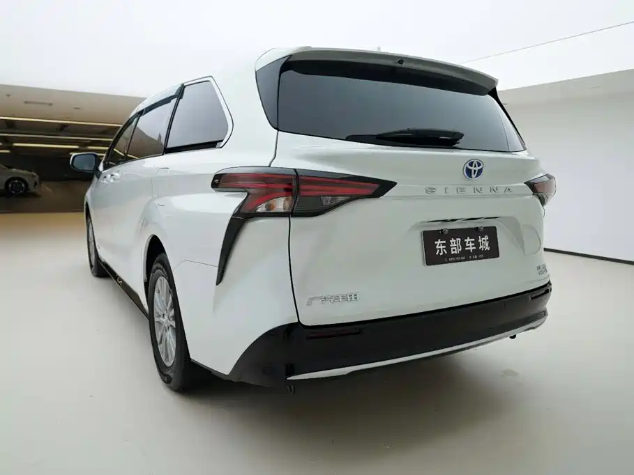 Toyota Sienna 2022 — фото 5