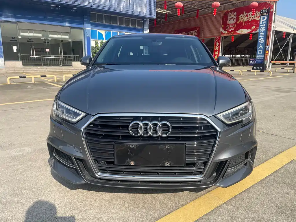 Audi A3 2018 — фото 2