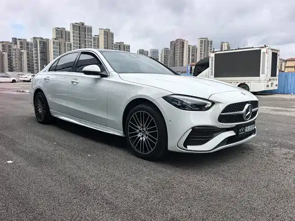 Mercedes-Benz C-Class 2024