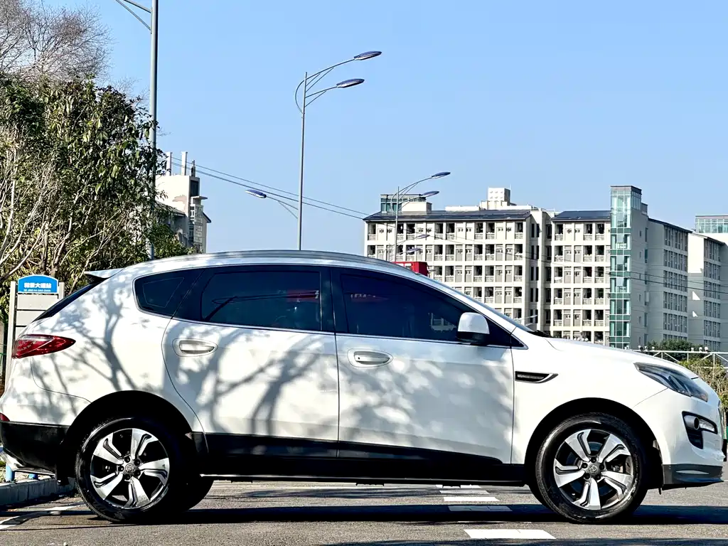 Luxgen Big 7 SUV 2017 — фото 4