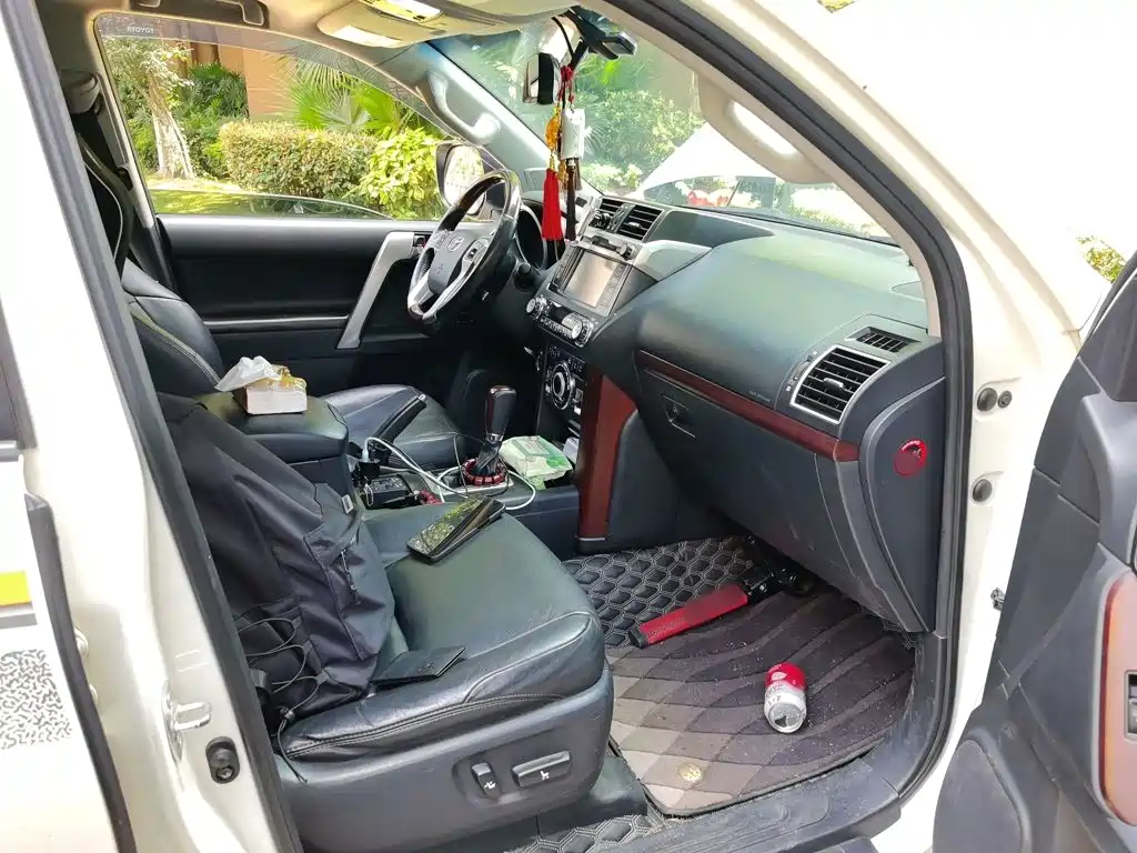 Toyota Prado 2015 — фото 19