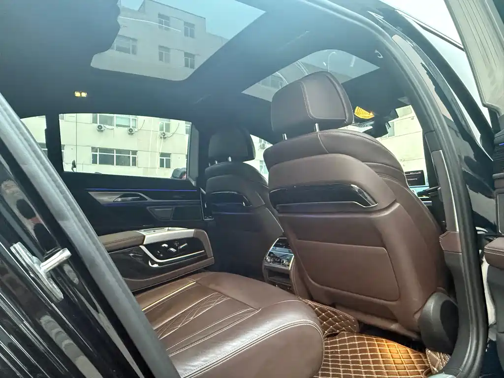 BMW 7 Series 2022 — фото 10