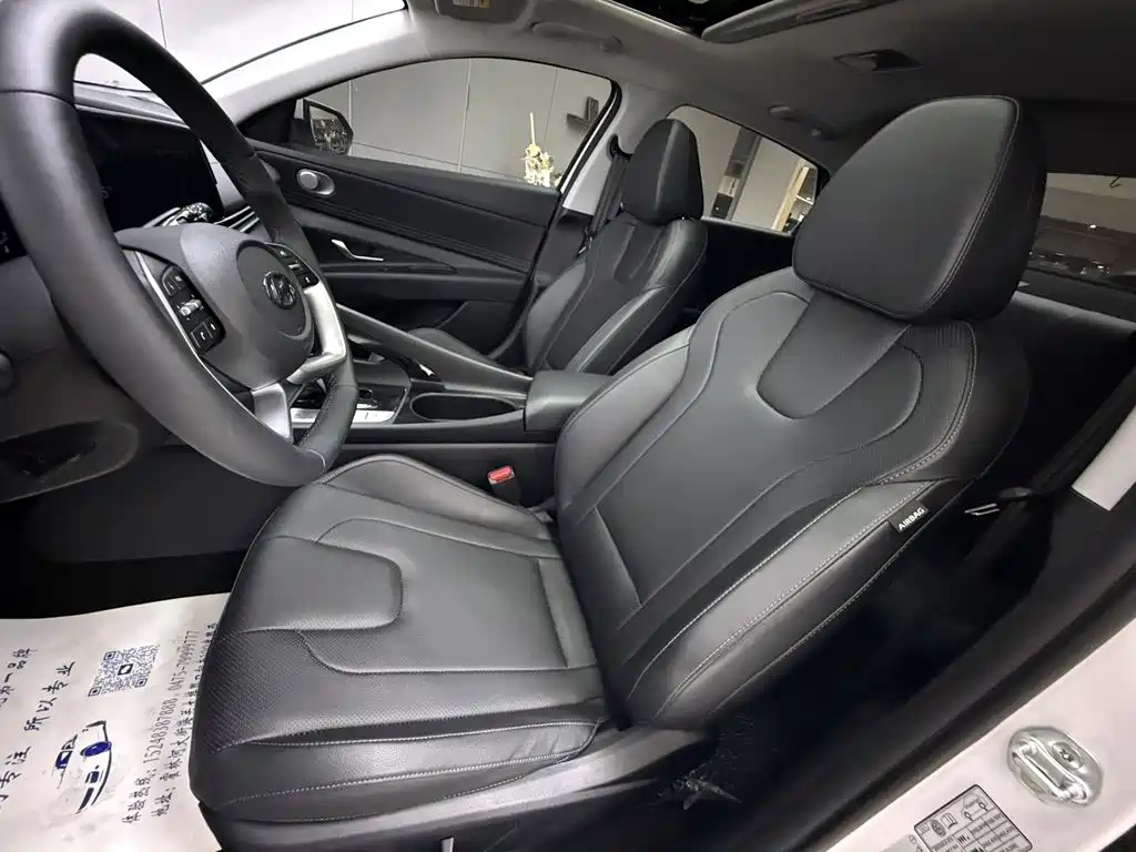 Hyundai Elantra 2025 — фото 10