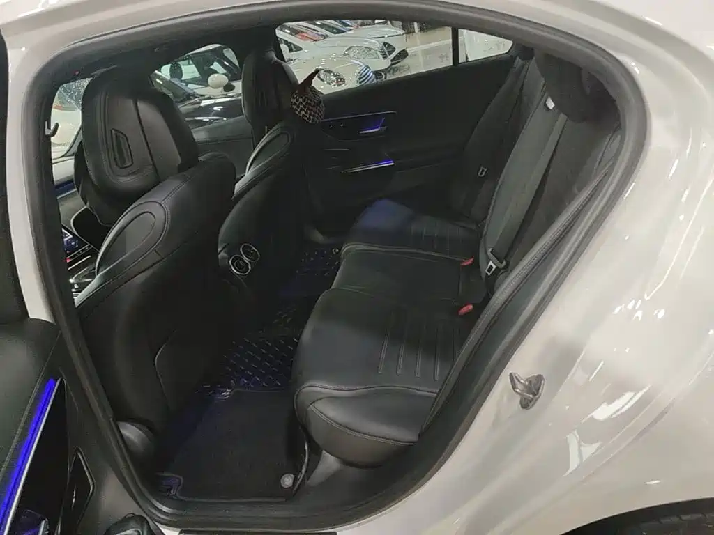 Mercedes-Benz C-Class 2023 — фото 13