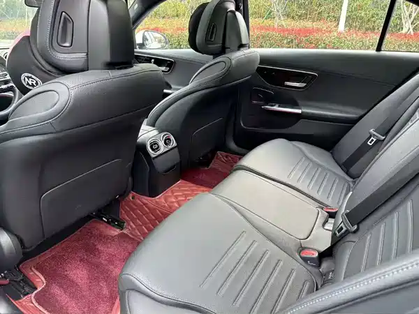 Mercedes-Benz C-Class 2024