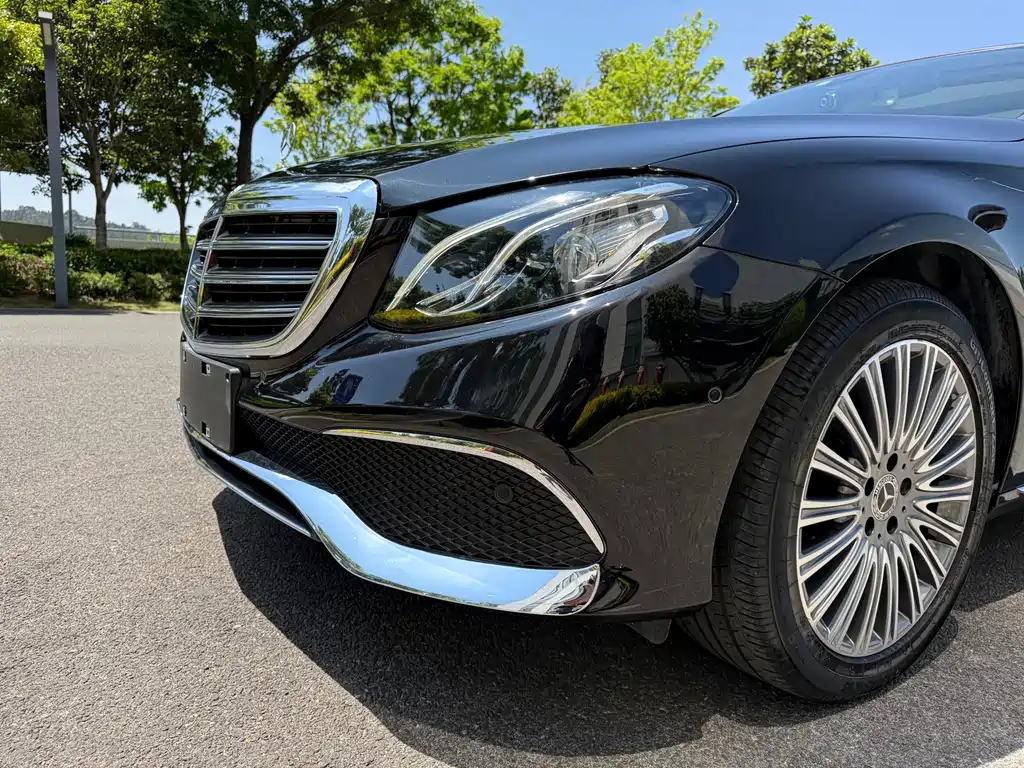Mercedes-Benz E-Class 2020 — фото 13