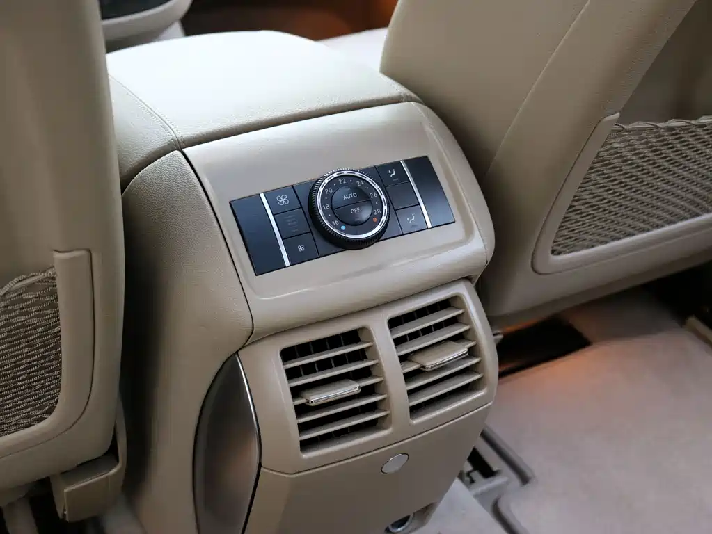 Mercedes-Benz R-Class 2018 — фото 14