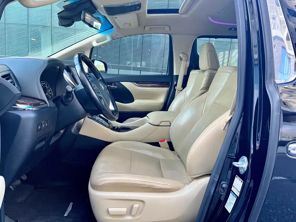 Toyota Alphard 2020 — фото 7