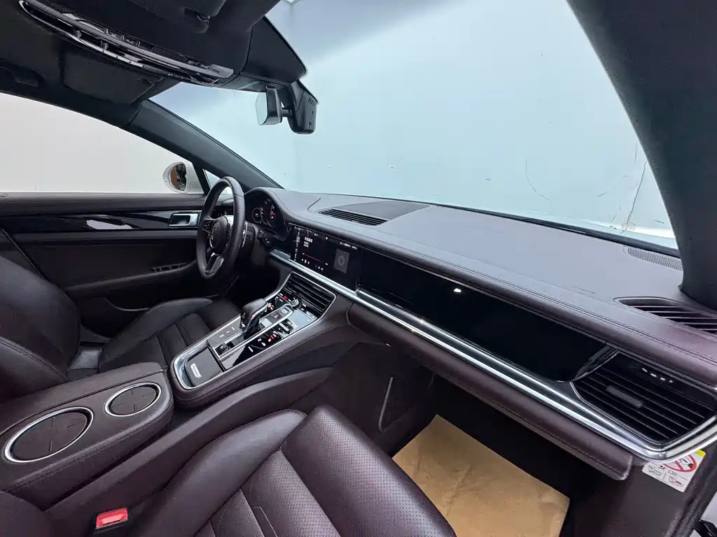 Porsche Panamera 2018 — фото 13