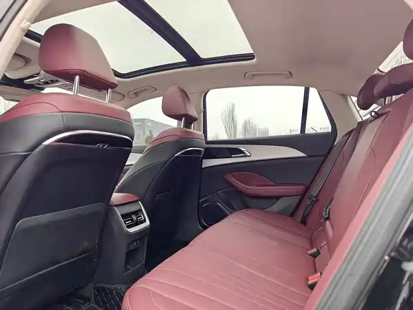 Hongqi H5 2025