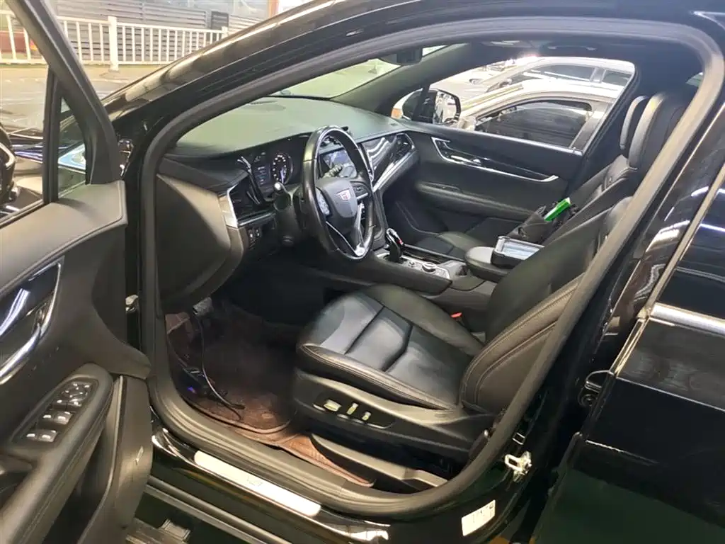 Cadillac XT6 2021 — фото 16