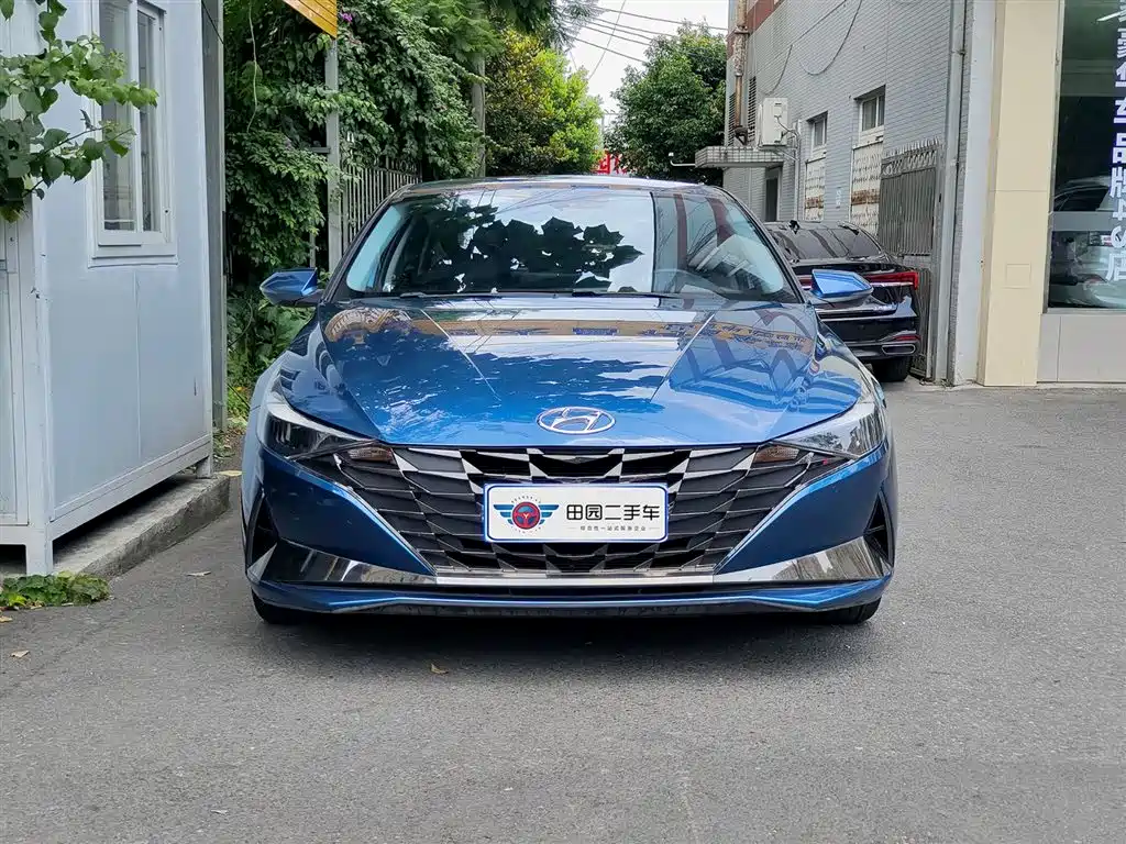 Hyundai Elantra 2022