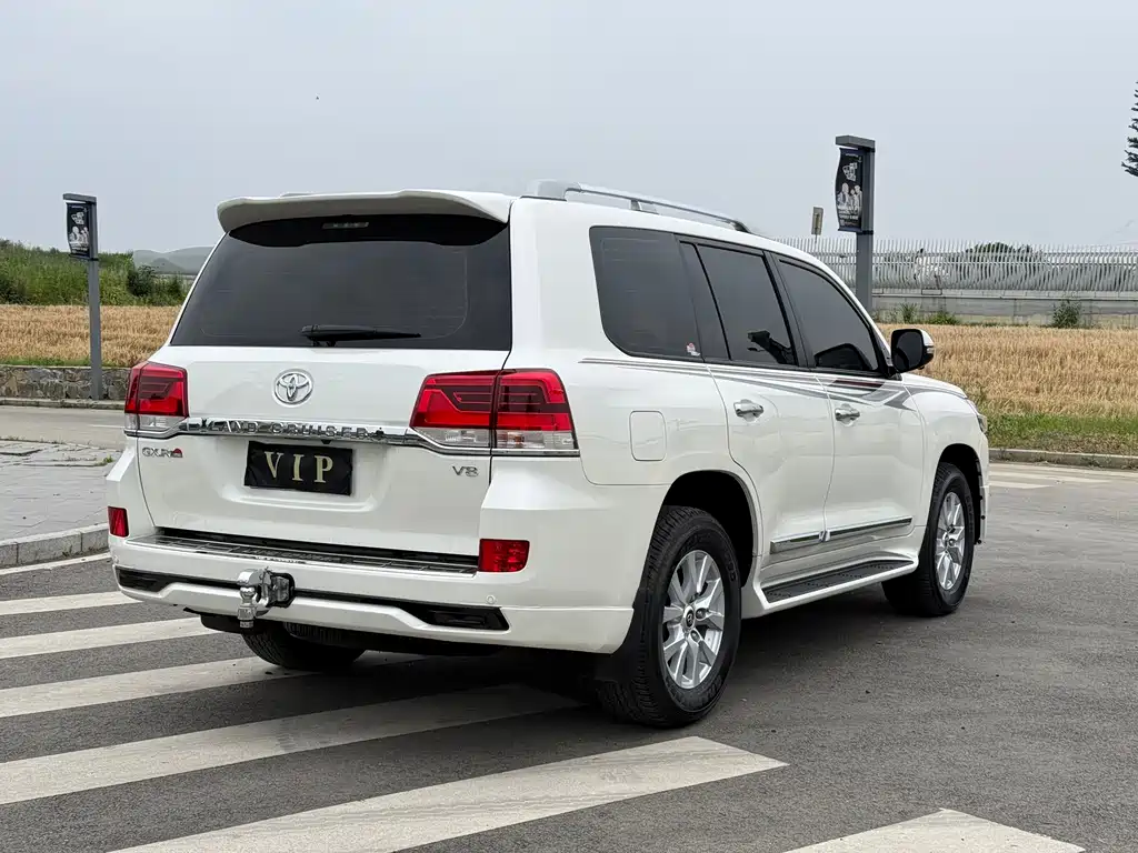 Toyota Land Cruiser 2018 — фото 5