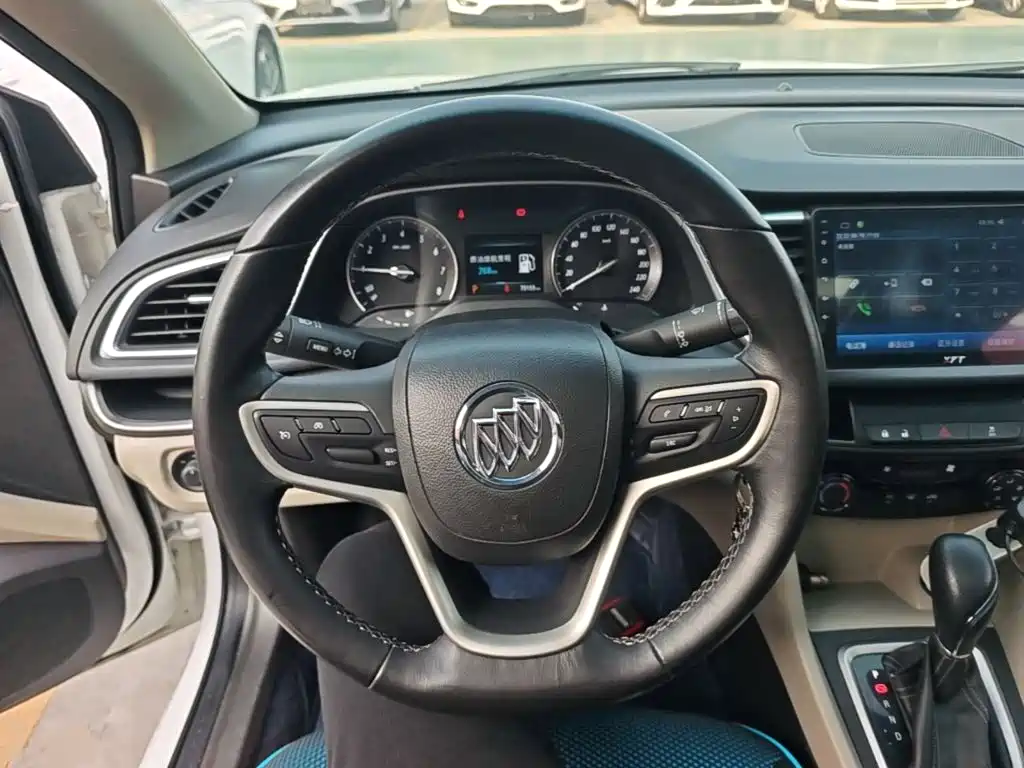 Buick Excelle 2017 — фото 11