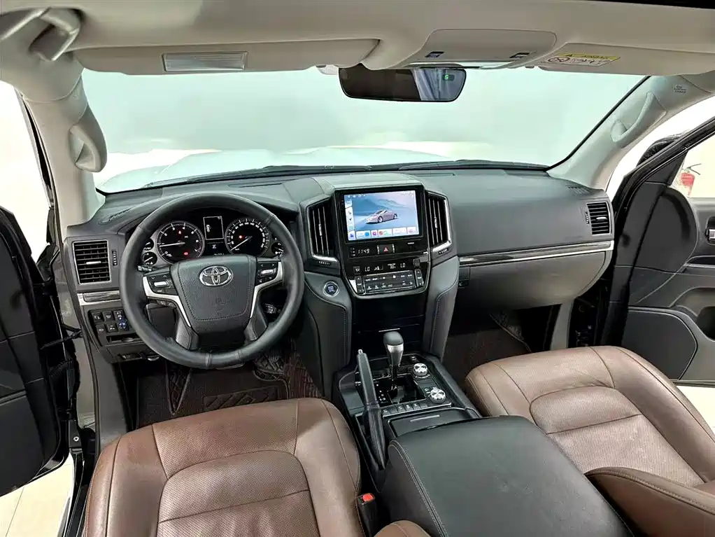 Toyota Land Cruiser 2020 — фото 13