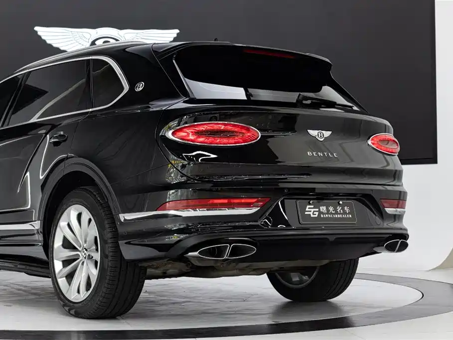 Bentley Bentayga 2025 — фото 21