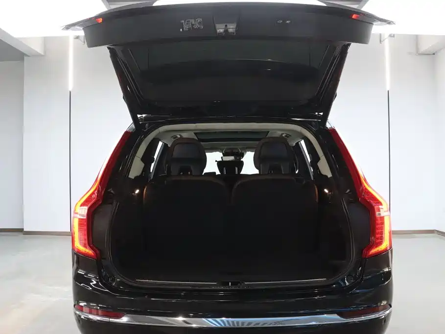 Volvo XC90 2020 — фото 29