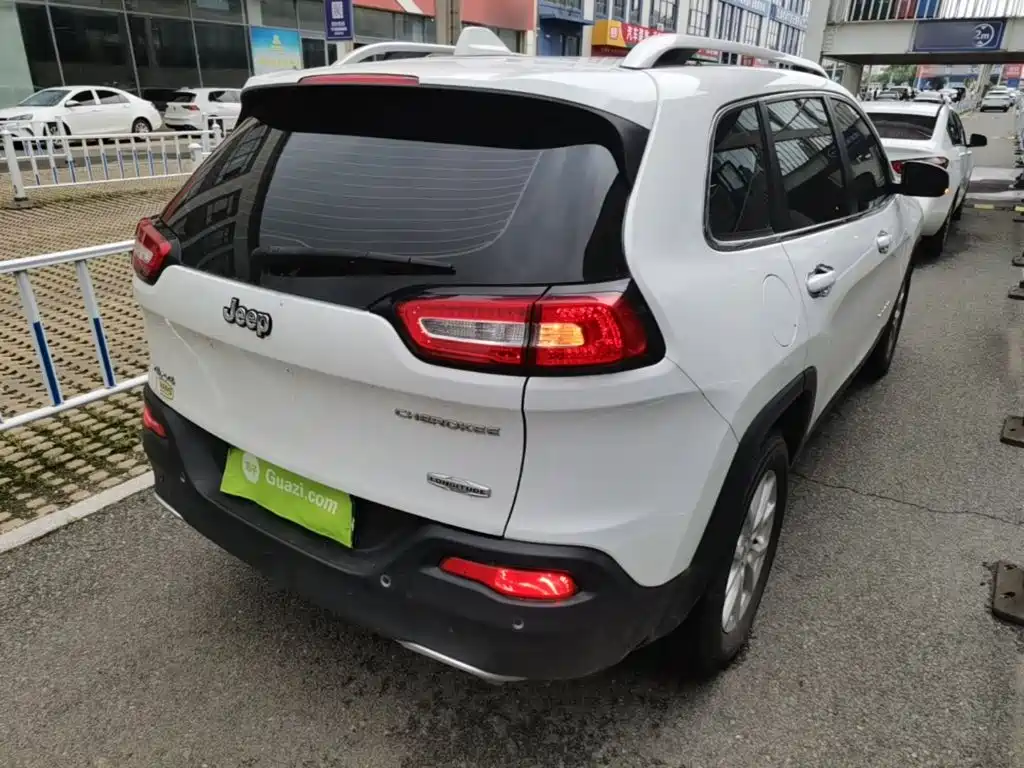 Jeep Cherokee 2016