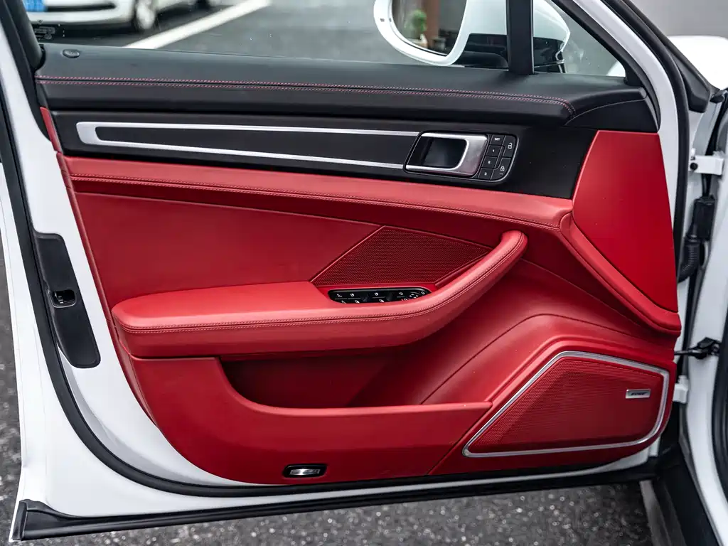 Porsche Panamera 2024
