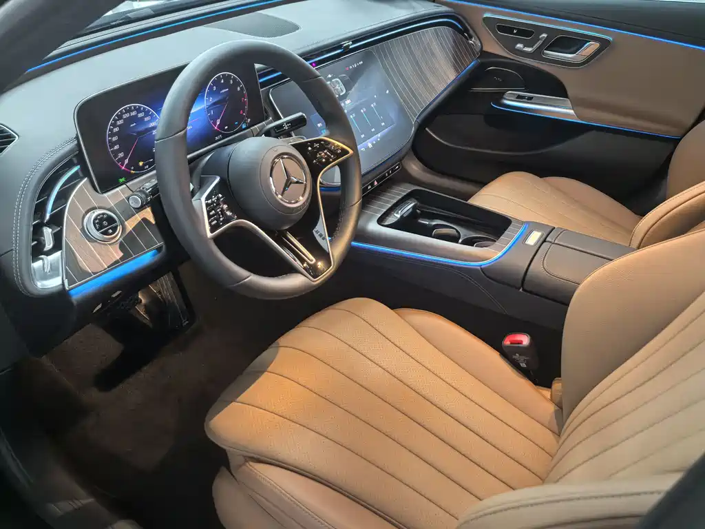 Mercedes-Benz E-Class 2025 — фото 10
