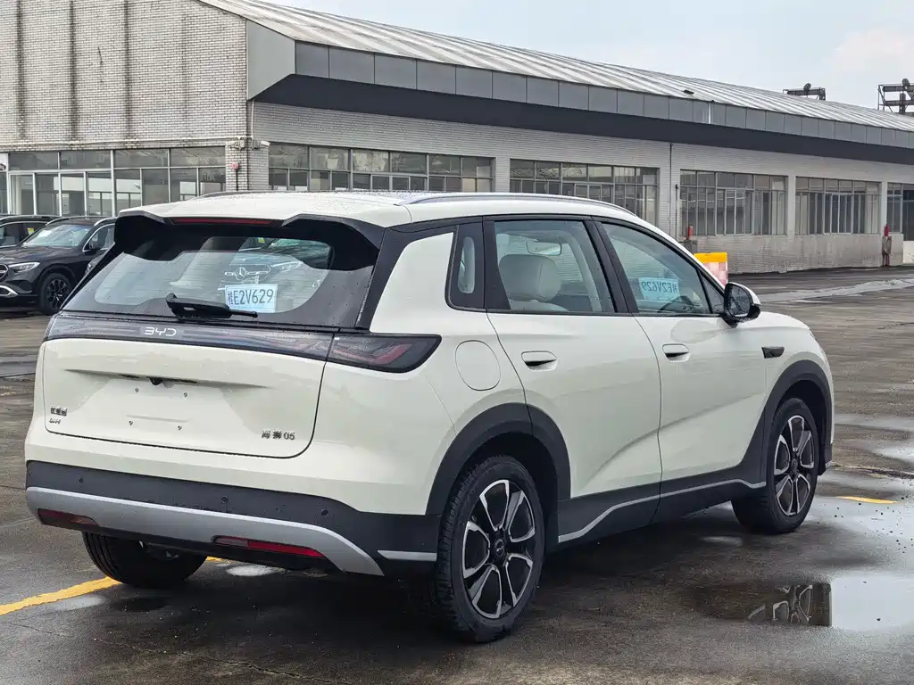 BYD Sealion 05 DM-i 2026 — фото 5