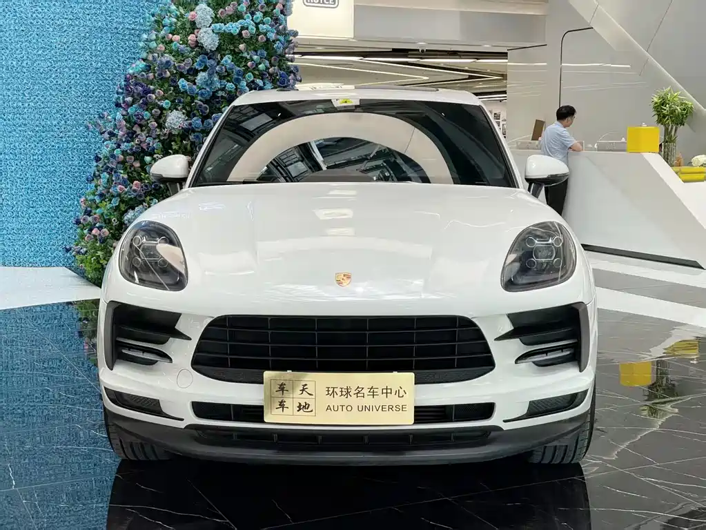 Porsche Macan 2018 — фото 1