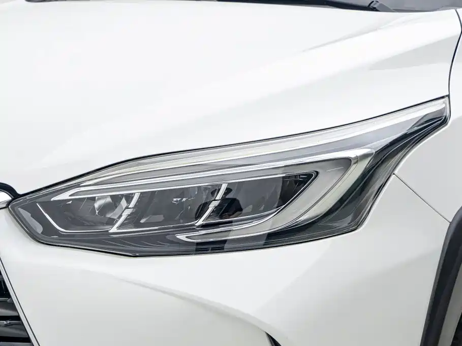 Toyota Yaris L 2022 — фото 21
