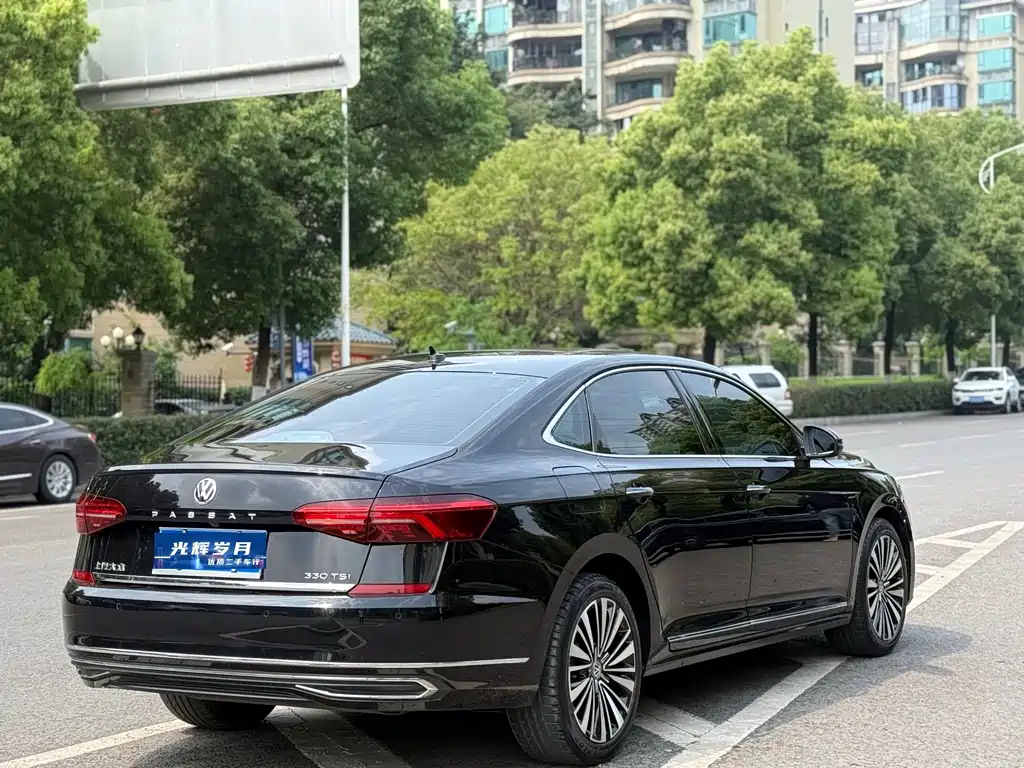 Volkswagen Passat 2019 — фото 19