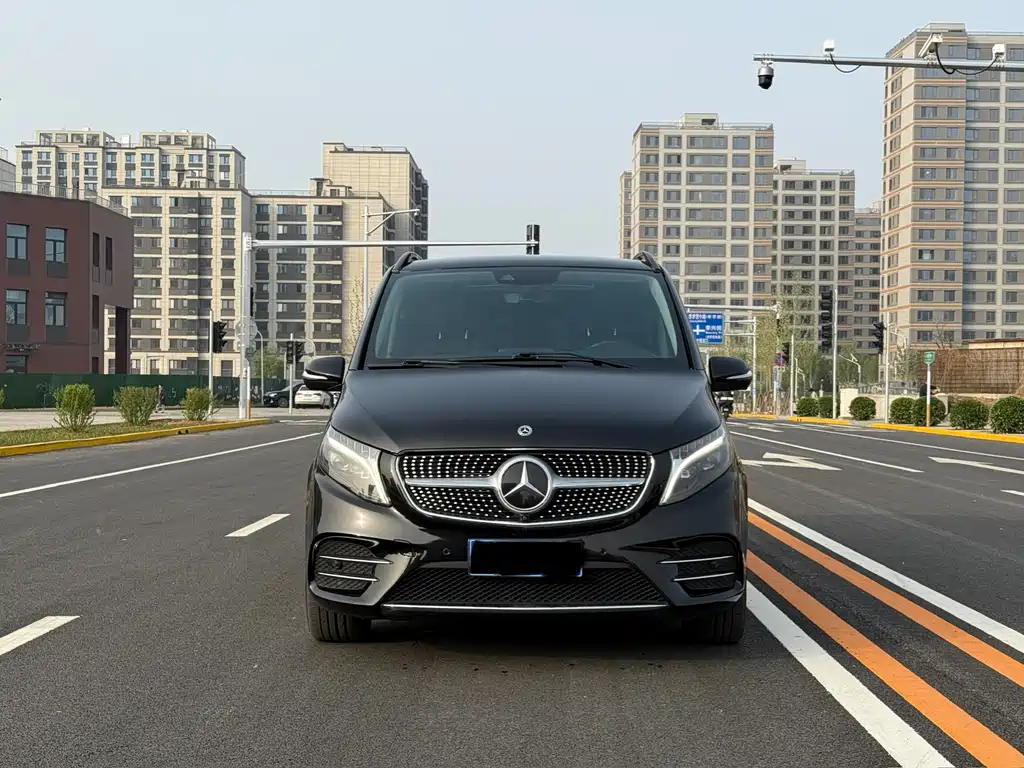 Mercedes-Benz V-Class 2023 — фото 2
