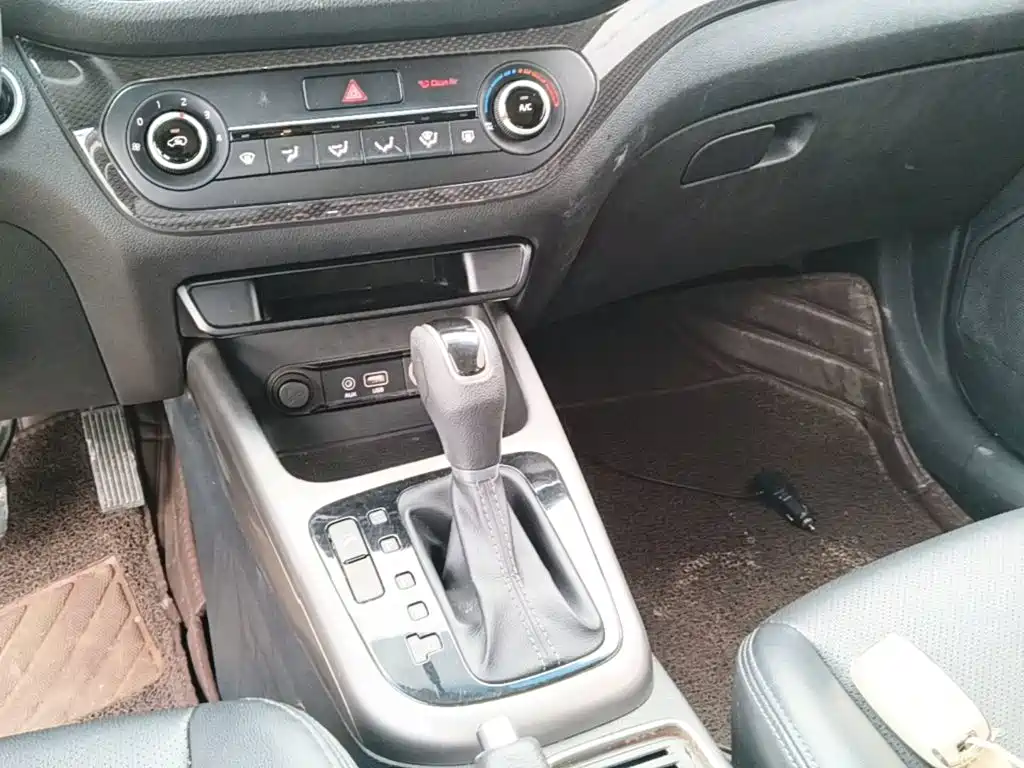 Kia KX3 2016 — фото 14
