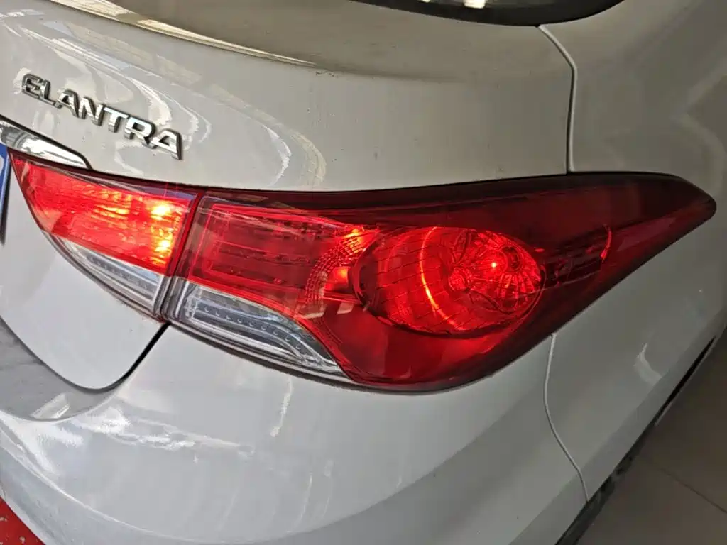 Hyundai Elantra Langdong 2015 — фото 8