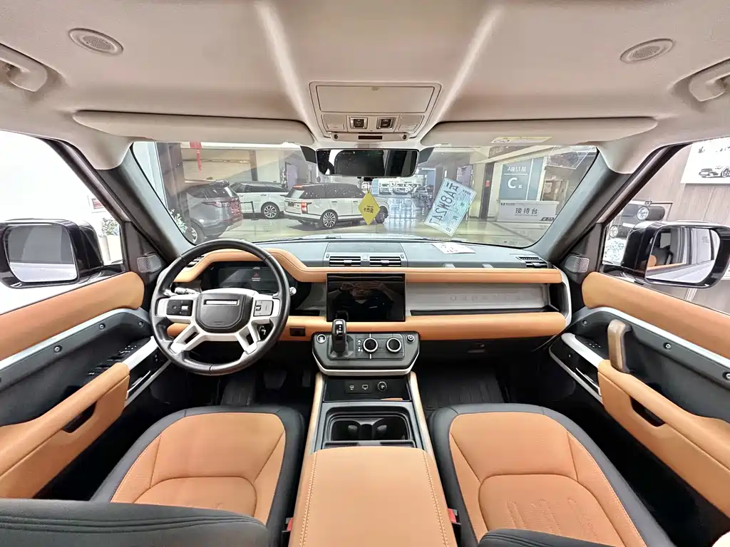Land Rover Defender 2021 — фото 11