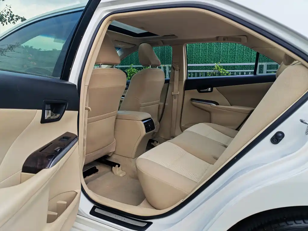 Toyota Camry 2015 — фото 14