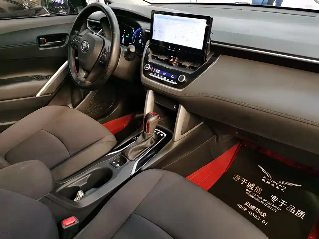 Toyota Corolla Cross 2023 — фото 11