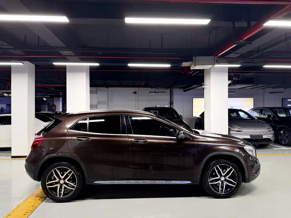 Mercedes-Benz GLA 2015