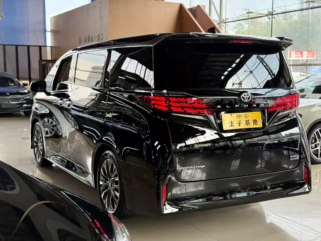 Toyota Alphard 2025 — фото 23