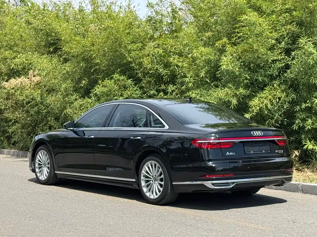 Audi A8 2020 — фото 12